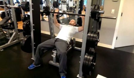 Smith Machine Incline Bench Press • Bodybuilding Wizard